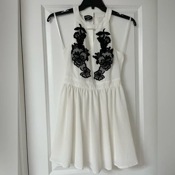 Bebe Dresses | Bebe Beautiful Cocktail Dress Embroidered Floral Halter Keyhole Cutout. Xs | Color: Black/White | Size: Xs | Ourtneyg's Closet Bebe Dresses | Bebe Beautiful Cocktail Dress Embroidered Floral Halter Keyhole Cutout. Xs | Color: Black/White | Size: Xs | Ourtneyg's Closet